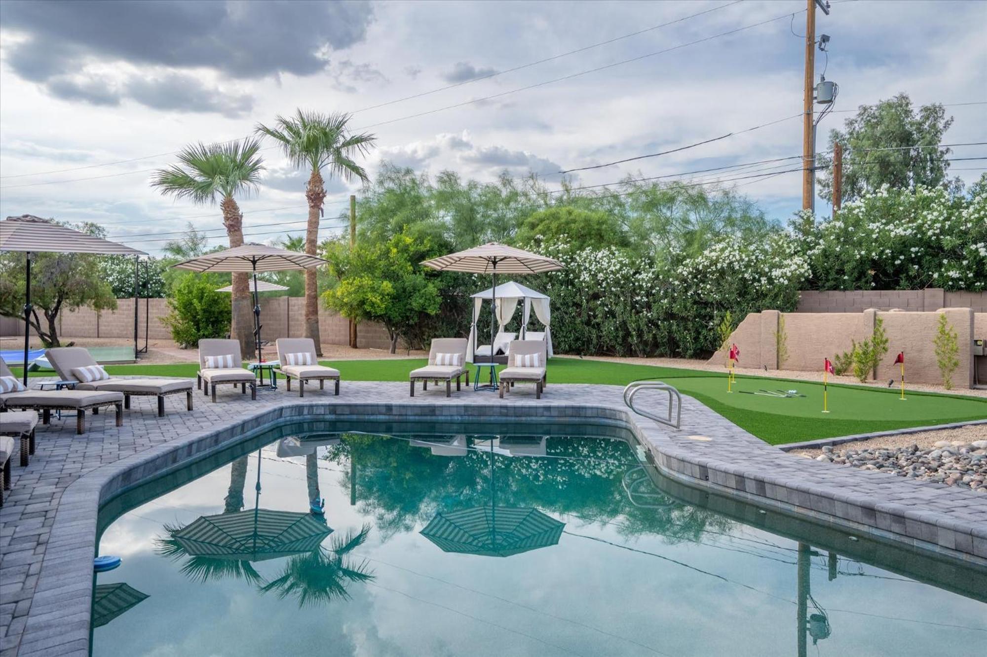 Casa de férias Pickleball & Putt Putt Pool Hot Tub Loungers