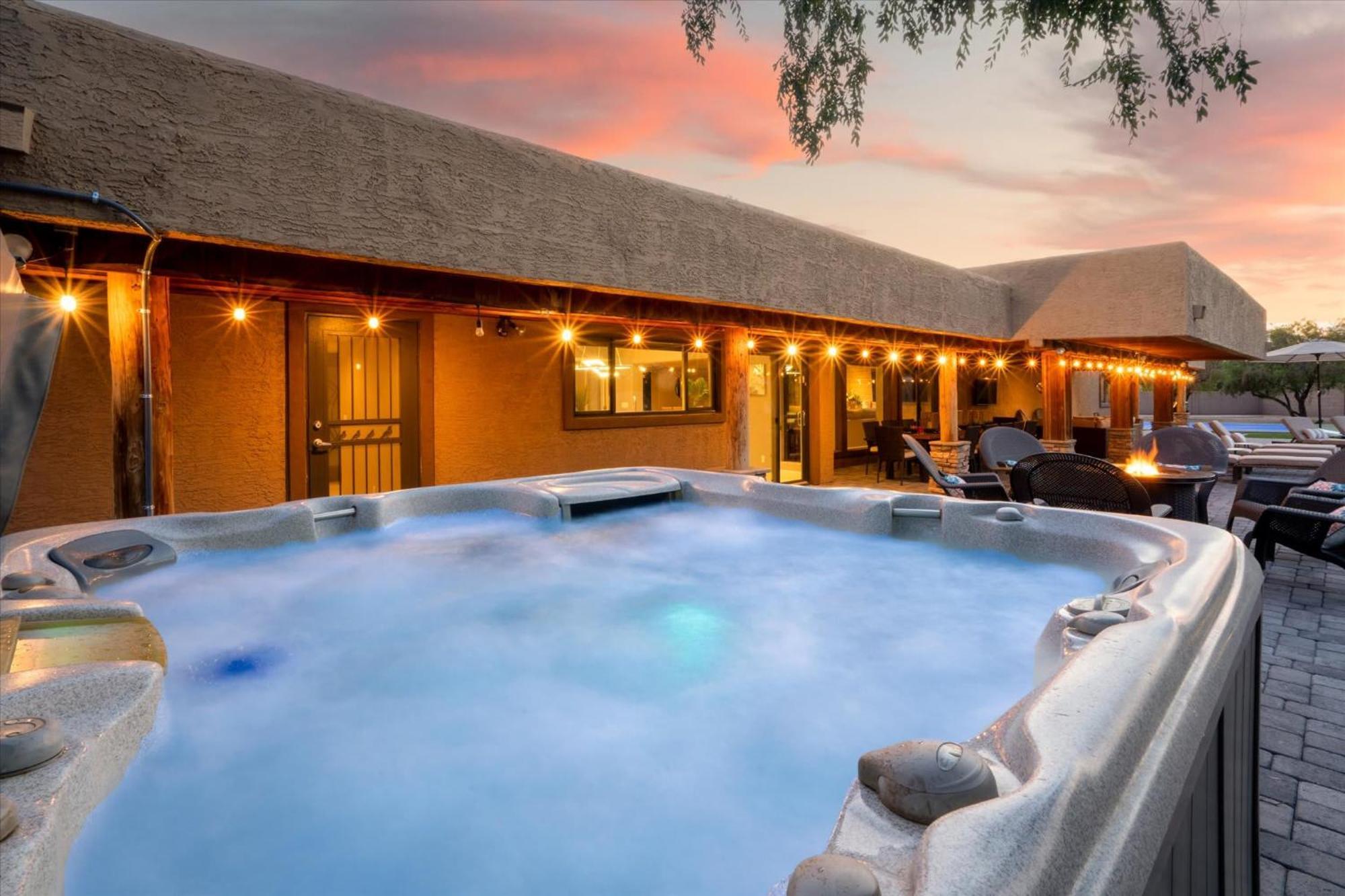 Pickleball & Putt Putt Pool Hot Tub Loungers Casa de férias