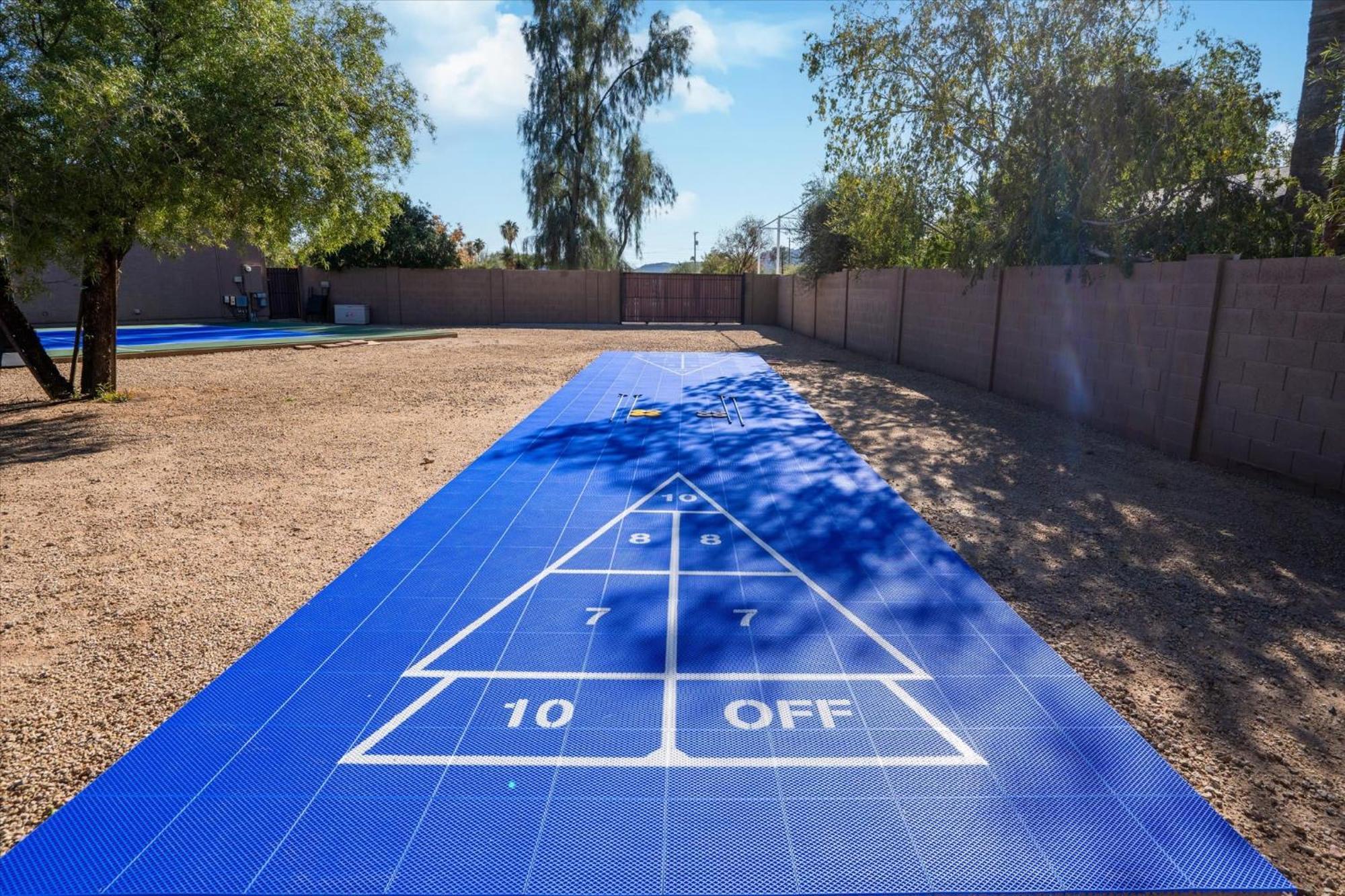 Pickleball & Putt Putt Pool Hot Tub Loungers Scottsdale